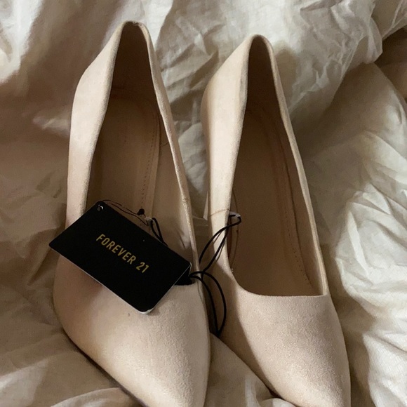 Brand new forever 21 suede heels size 9 - Picture 1 of 2